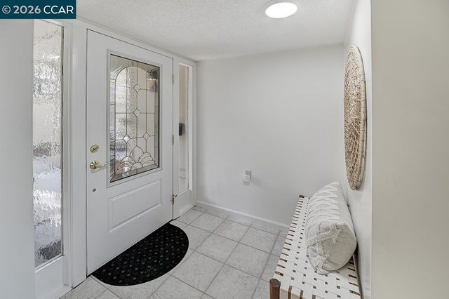 1557 Rockledge Ln 2, Walnut Creek, CA 94595