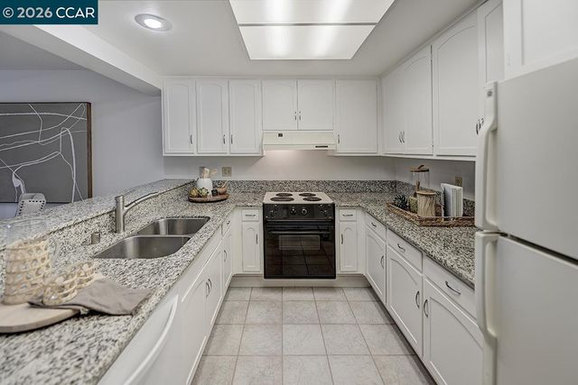 1557 Rockledge Ln 2, Walnut Creek, CA 94595