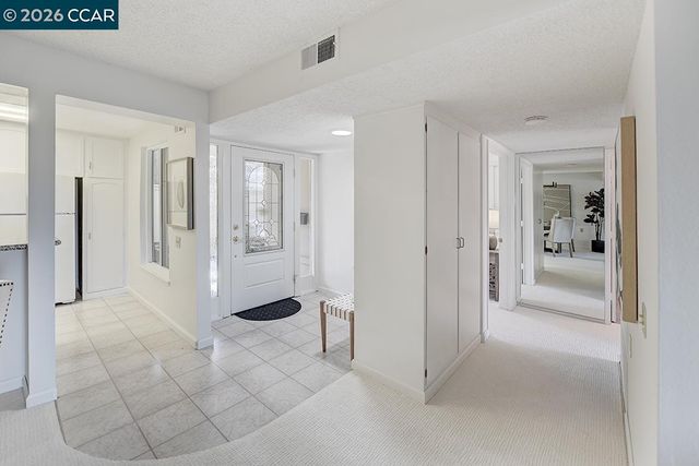 1557 Rockledge Ln 2, Walnut Creek, CA 94595