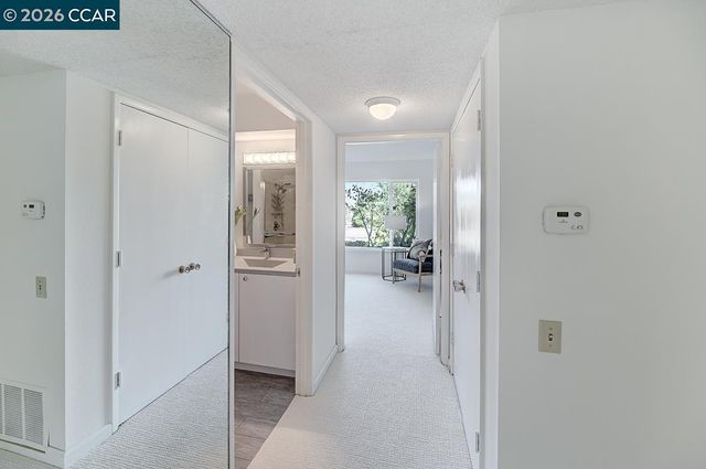 1557 Rockledge Ln 2, Walnut Creek, CA 94595