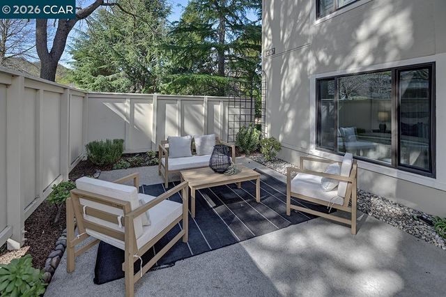 1557 Rockledge Ln 2, Walnut Creek, CA 94595