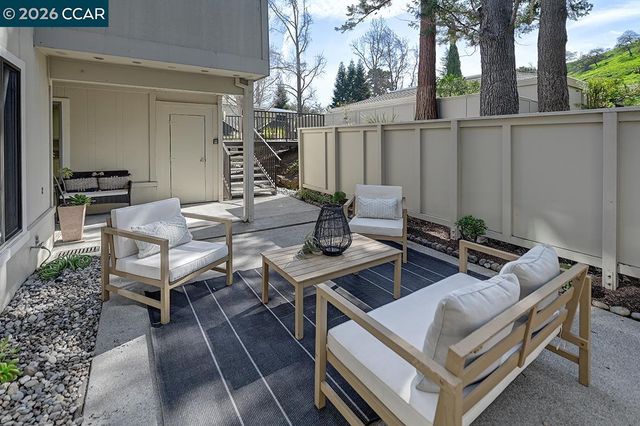 1557 Rockledge Ln 2, Walnut Creek, CA 94595