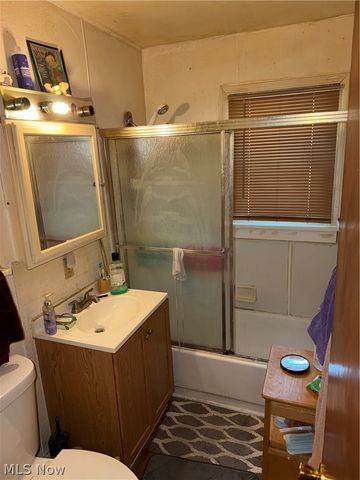 16202 Harvard Avenue, Cleveland, OH 44128