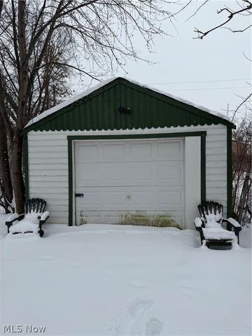 16202 Harvard Avenue, Cleveland, OH 44128