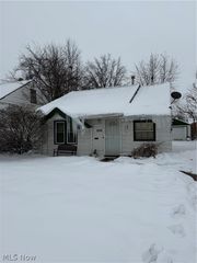 16202 Harvard Avenue, Cleveland, OH 44128