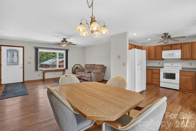 44 Autumn View Drive, Hendersonville, NC 28792