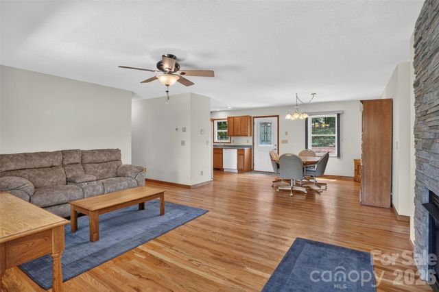 44 Autumn View Drive, Hendersonville, NC 28792