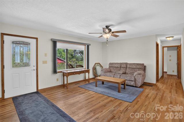 44 Autumn View Drive, Hendersonville, NC 28792