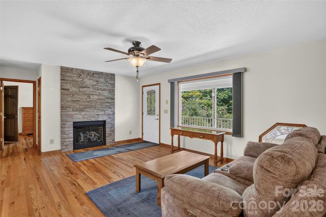 44 Autumn View Drive, Hendersonville, NC 28792