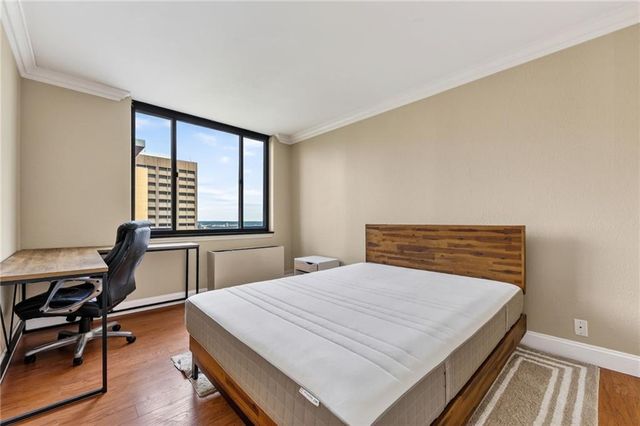 700 E 8TH Street 14D, Kansas City, MO 64106
