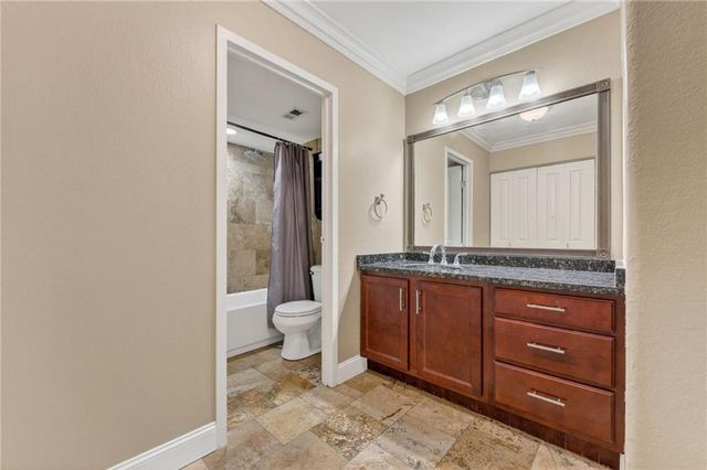 700 E 8TH Street 14D, Kansas City, MO 64106
