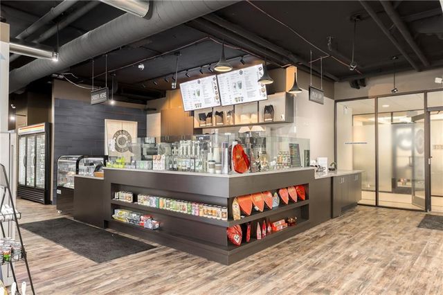 700 E 8TH Street 14D, Kansas City, MO 64106