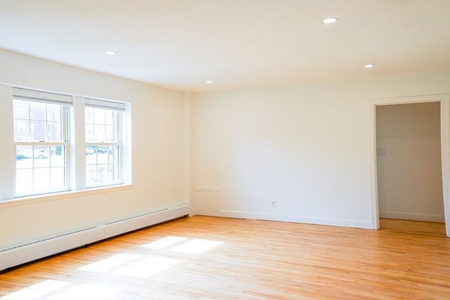 33 Hammond Pond Pkwy 2, Newton, MA 02467