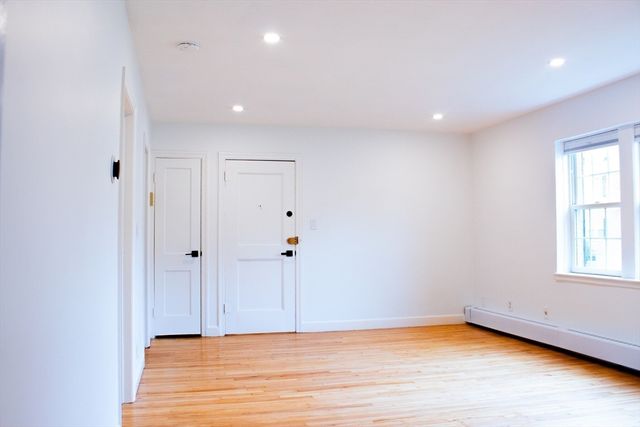 33 Hammond Pond Pkwy 2, Newton, MA 02467