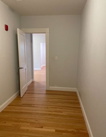 233 Lafayette Street 5, Salem, MA 01970
