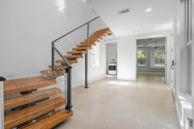 307 W Annie ST, Austin, TX 78704