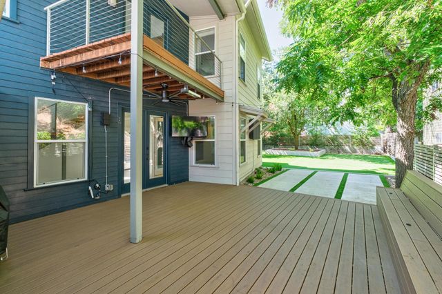 307 W Annie ST, Austin, TX 78704
