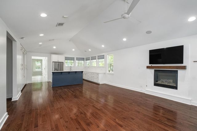 307 W Annie ST, Austin, TX 78704