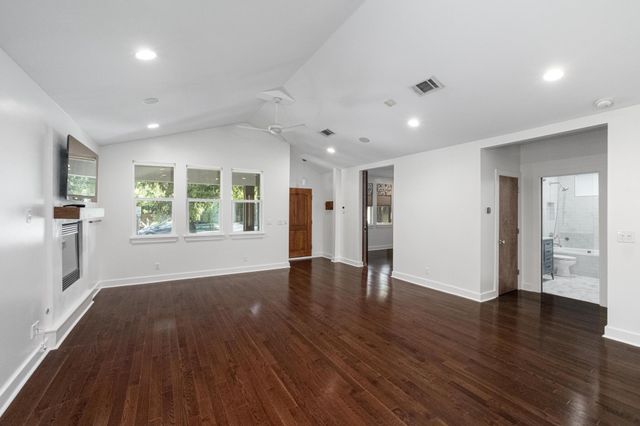 307 W Annie ST, Austin, TX 78704