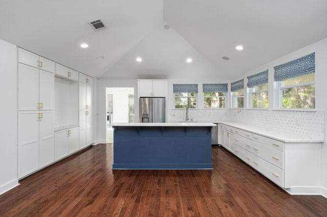 307 W Annie ST, Austin, TX 78704