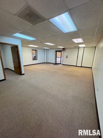 4900 38th Ave Ste 1, Moline, IL 61265