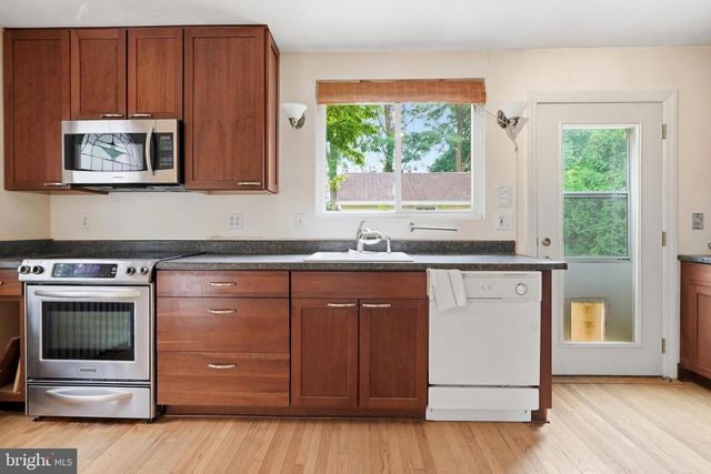 2018 ROY AVE, Abington, PA 19001