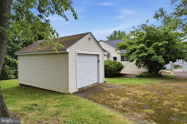 2018 ROY AVE, Abington, PA 19001