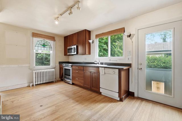 2018 ROY AVE, Abington, PA 19001