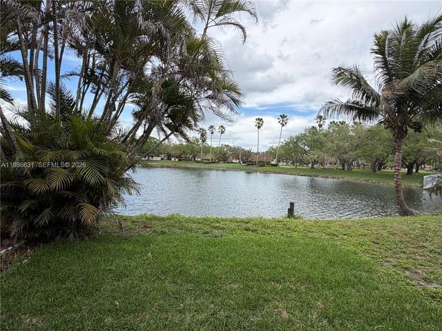 12619 NW 11th Pl, Sunrise, FL 33323