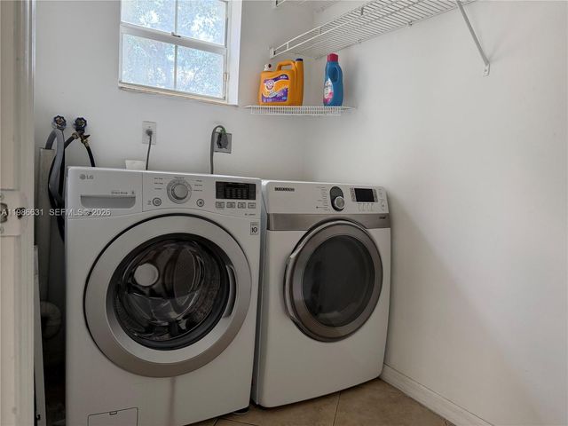 12619 NW 11th Pl, Sunrise, FL 33323