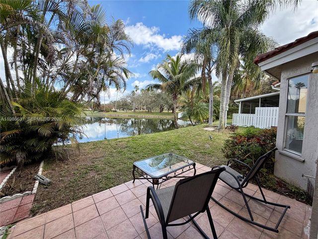 12619 NW 11th Pl, Sunrise, FL 33323