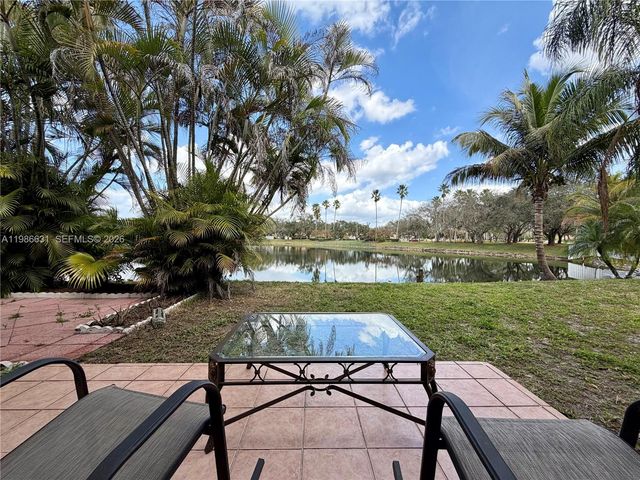 12619 NW 11th Pl, Sunrise, FL 33323