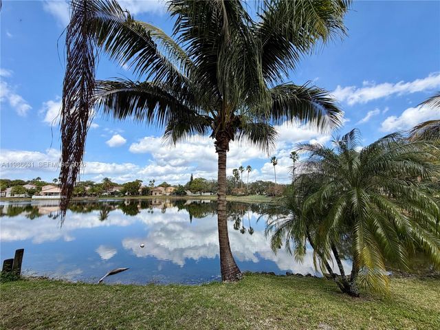 12619 NW 11th Pl, Sunrise, FL 33323