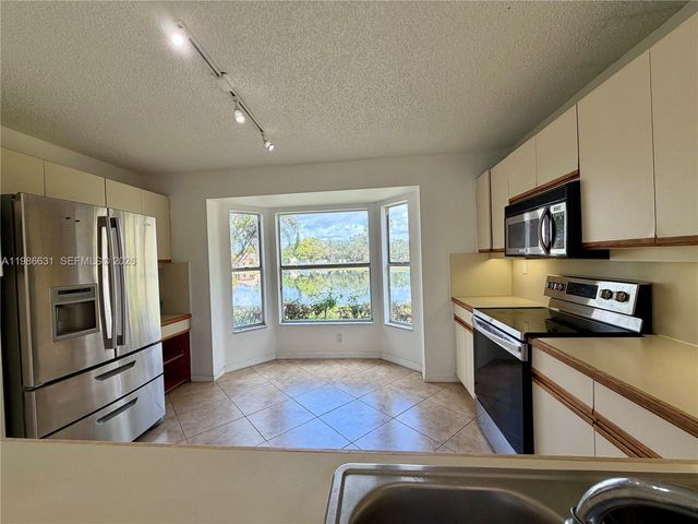 12619 NW 11th Pl, Sunrise, FL 33323