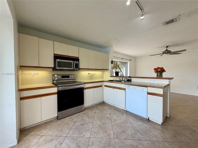 12619 NW 11th Pl, Sunrise, FL 33323