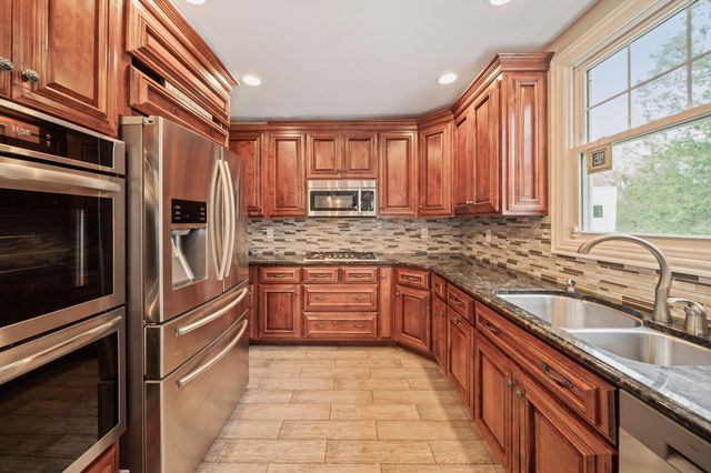 221 Shady Oak Drive, Michigan City, IN 46360