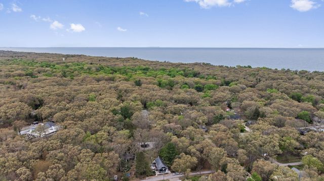 221 Shady Oak Drive, Michigan City, IN 46360