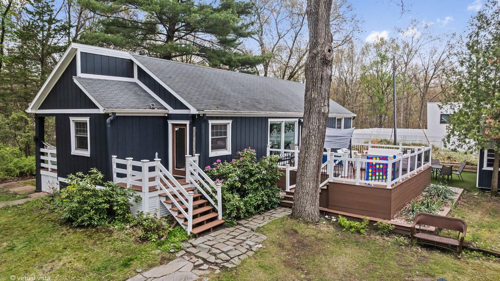 221 Shady Oak Drive, Michigan City, IN 46360