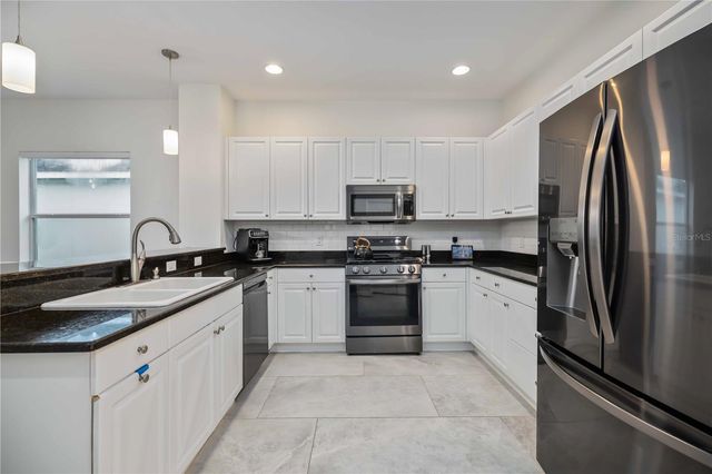 12146 LONGVIEW LAKE CIRCLE, Bradenton, FL 34211