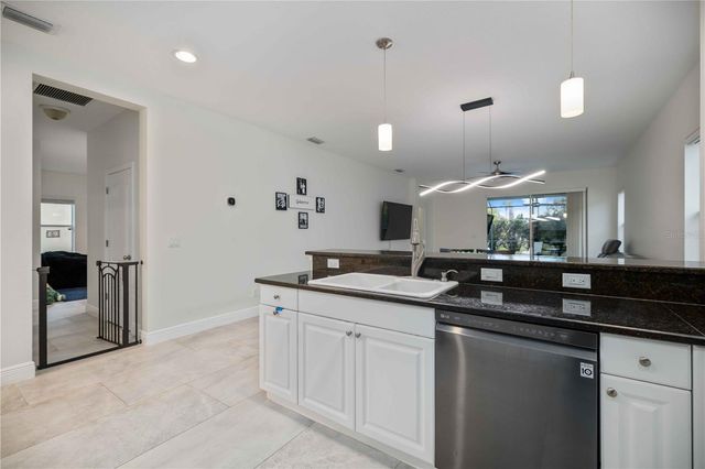 12146 LONGVIEW LAKE CIRCLE, Bradenton, FL 34211