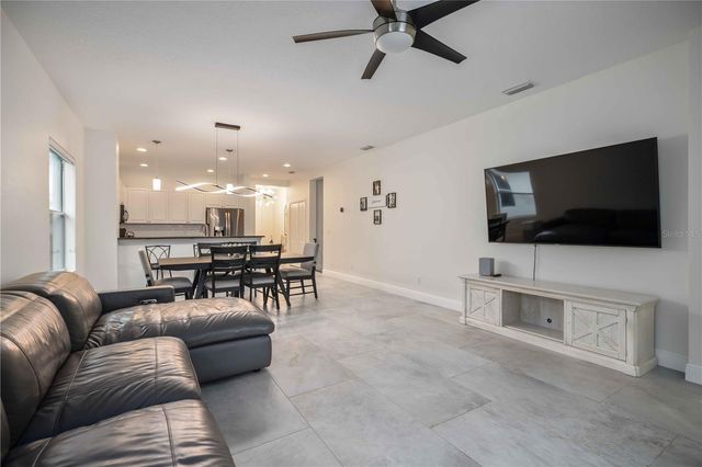 12146 LONGVIEW LAKE CIRCLE, Bradenton, FL 34211