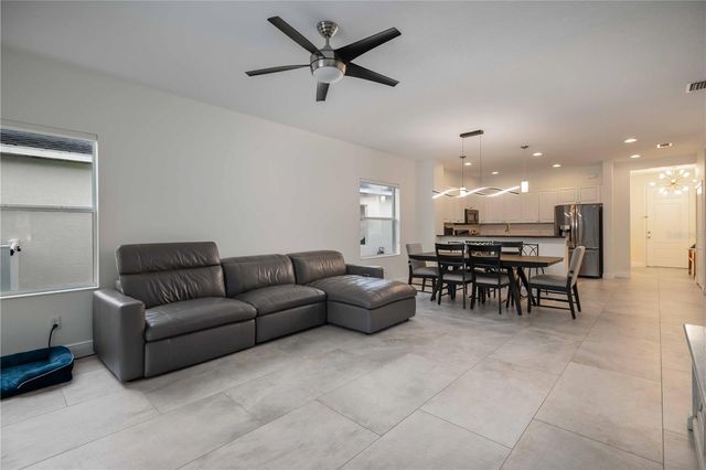 12146 LONGVIEW LAKE CIRCLE, Bradenton, FL 34211