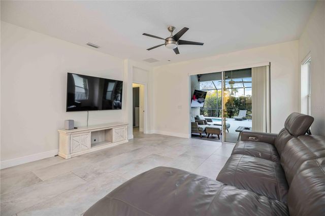 12146 LONGVIEW LAKE CIRCLE, Bradenton, FL 34211