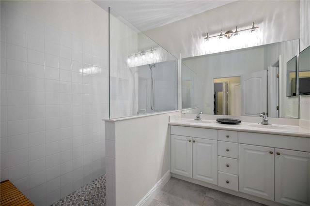 12146 LONGVIEW LAKE CIRCLE, Bradenton, FL 34211