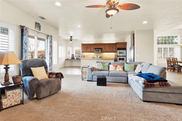 17790 Cresta Blanca, Victorville, CA 92395