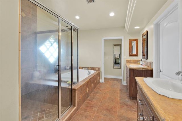 17790 Cresta Blanca, Victorville, CA 92395