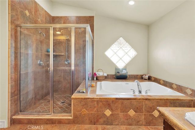 17790 Cresta Blanca, Victorville, CA 92395