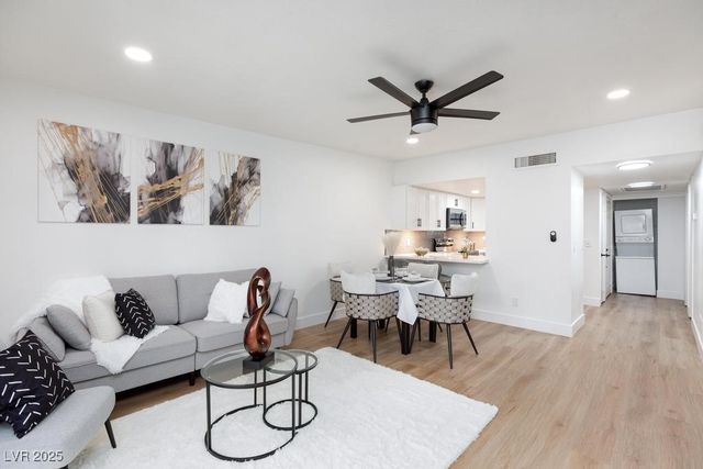 3823 South Maryland Parkway 5, Las Vegas, NV 89119