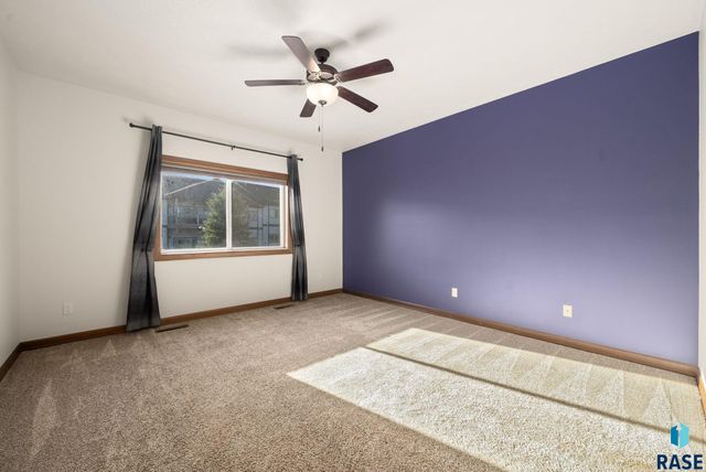 5915 W Yukon Trl Trail, Sioux Falls, SD 57107