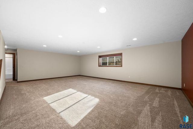 5915 W Yukon Trl Trail, Sioux Falls, SD 57107